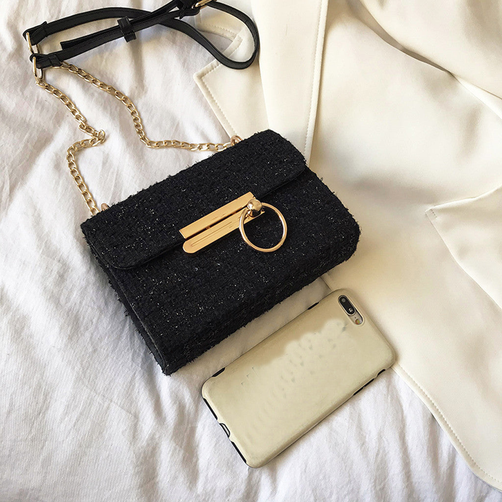 Elegant Chain Crossbody – The Must-Have Statement Bag