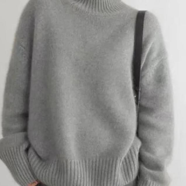 Oversized Cashmere Roll Neck Sweater | Soft & Warm Knitwear